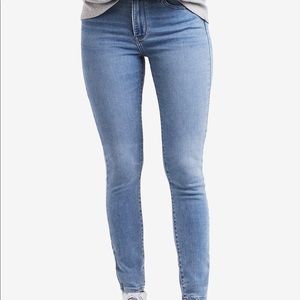 Levis 720 high waisted super skinny jeans